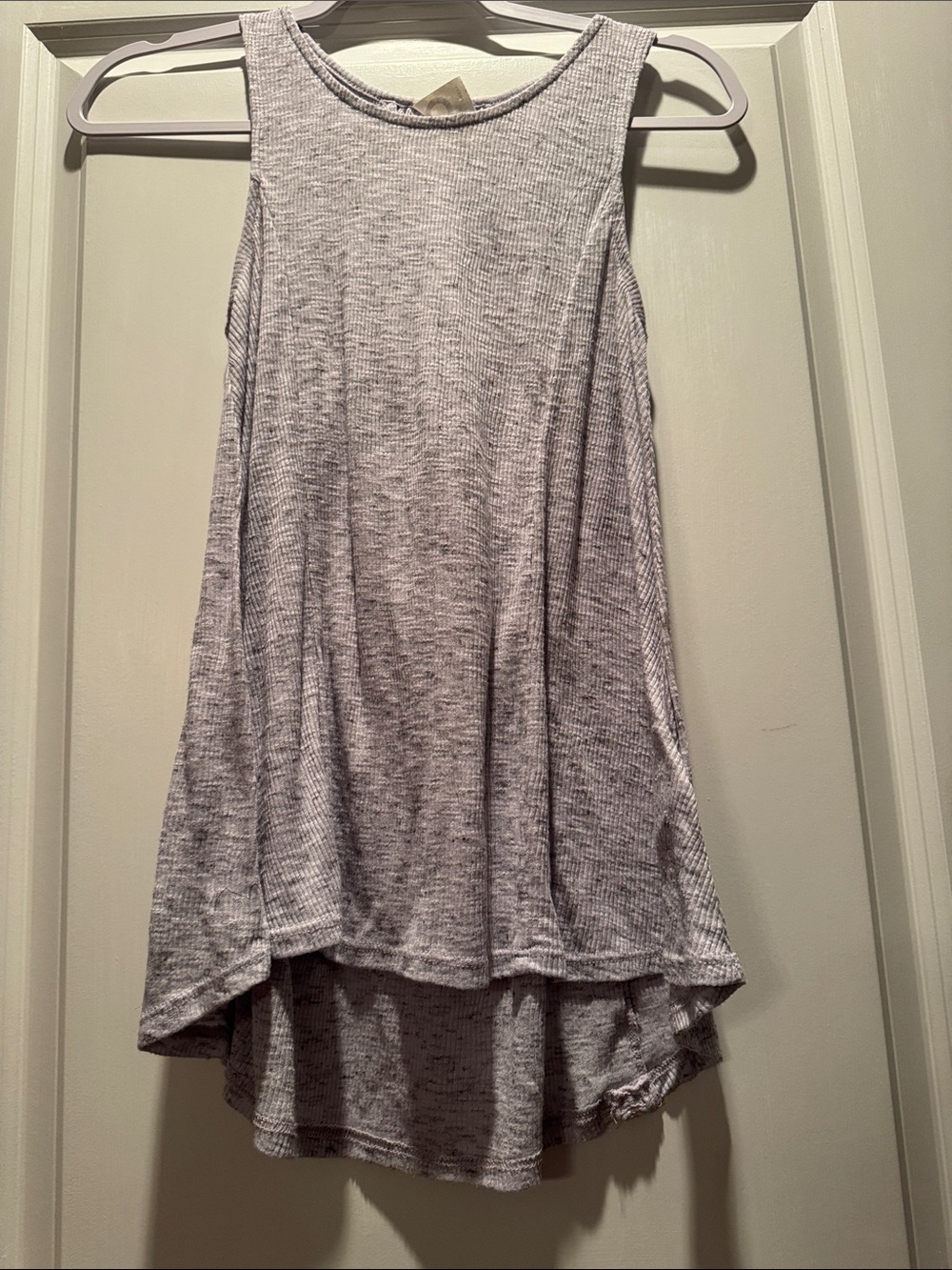 Women’s Light Gray Ribbed High-Low Tank Top